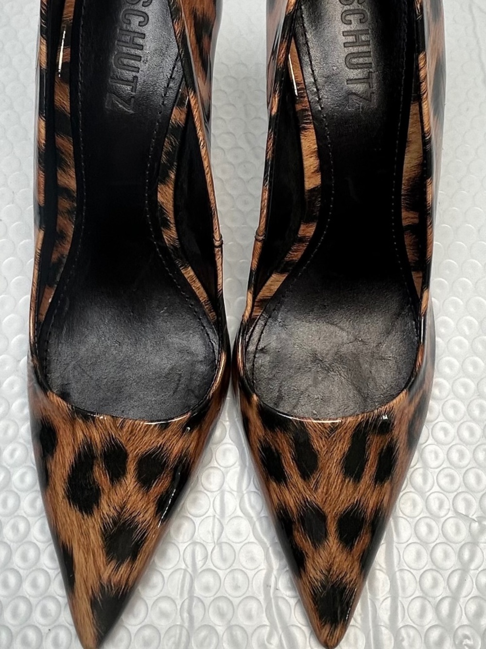 Schutz Lou Pointed Toe Pump Natural Leopard Print Geniune Patent Leather W 7B